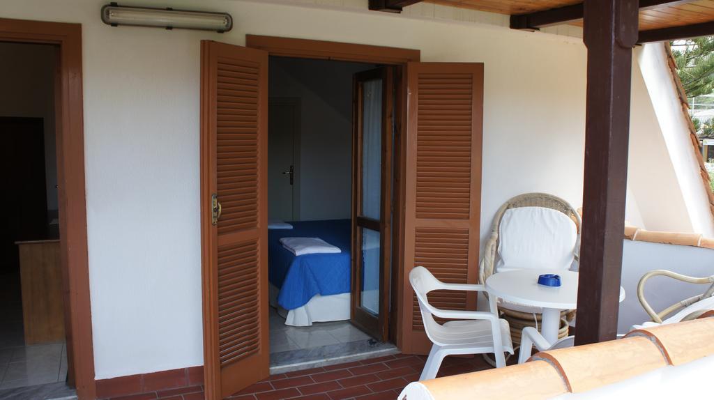 Le Roccette Mare Beach Hotel & Restaurant Тропея Номер фото
