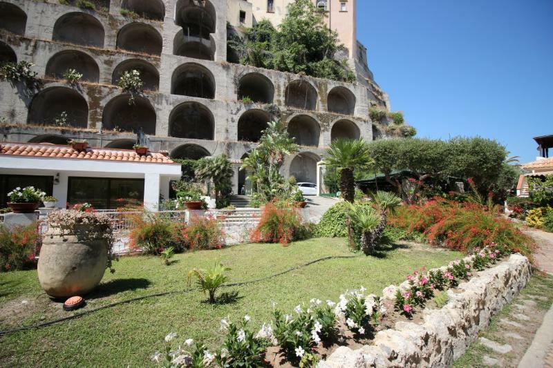 Le Roccette Mare Beach Hotel & Restaurant Тропея Экстерьер фото